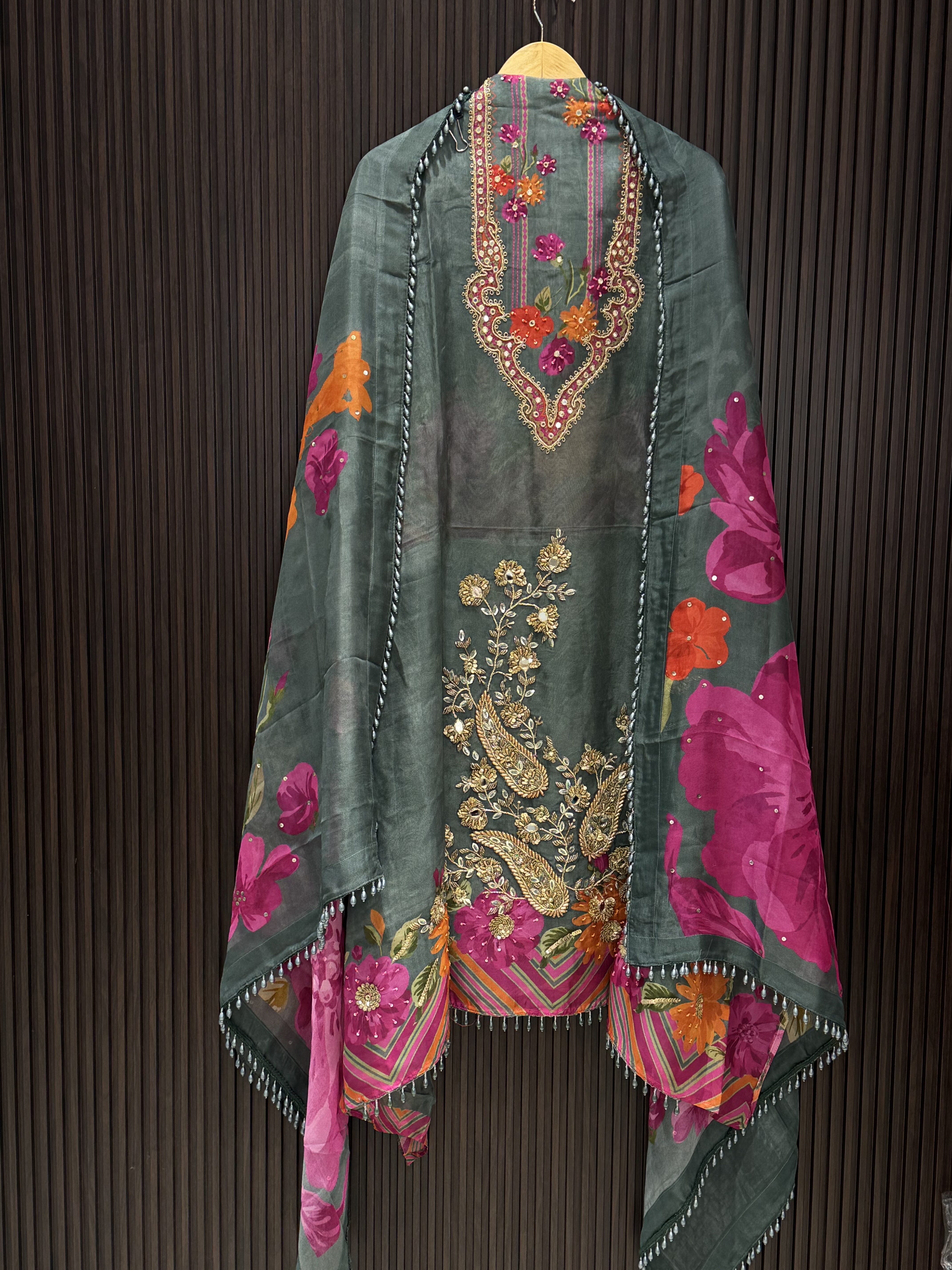 GREY ORGANZA DIGITAL PRINT WITH WORK